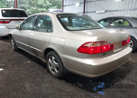 2000 Honda Accord 2.3 Ex from USA, damaged, VIN 1HGCG6671YA146608